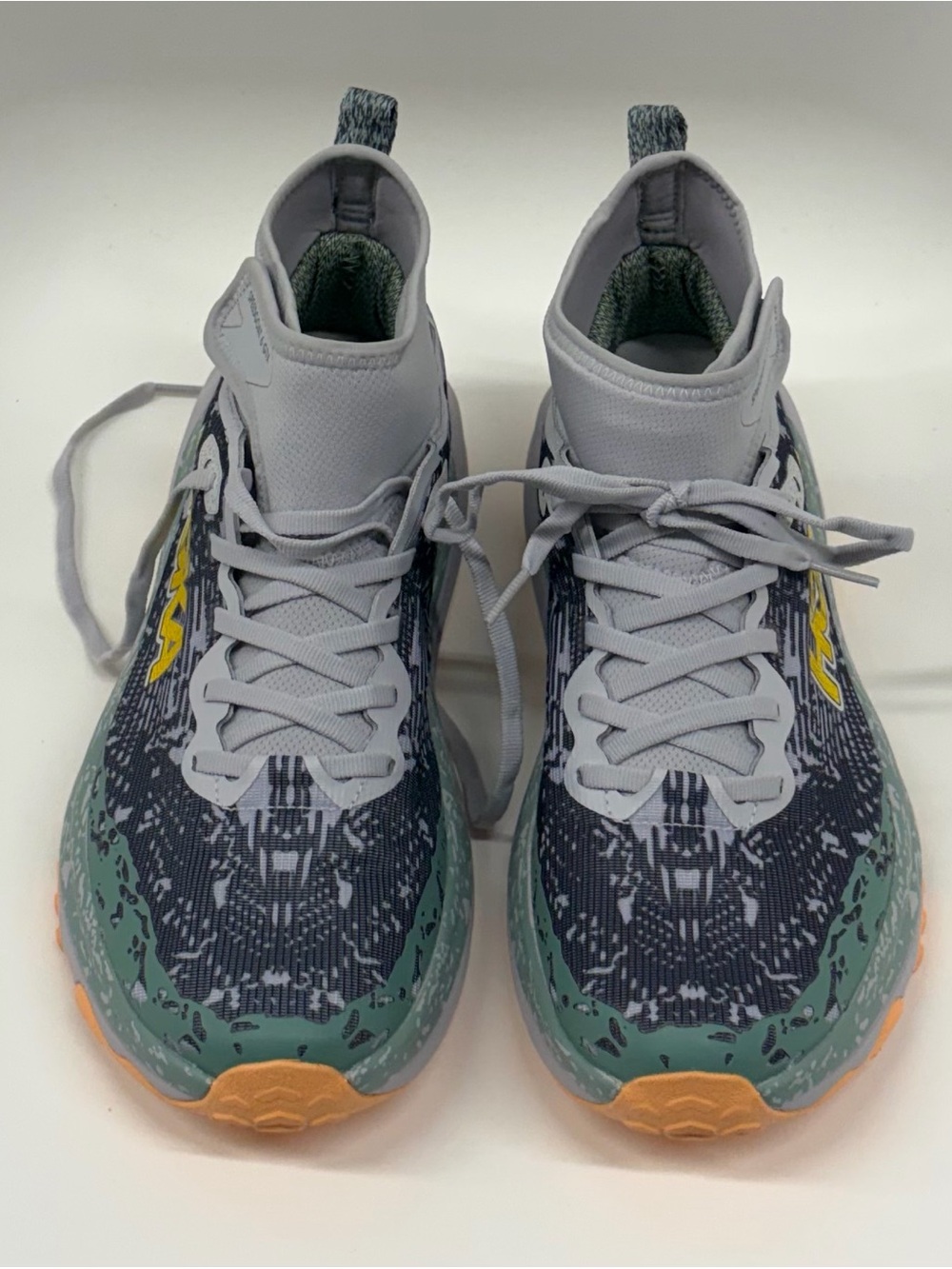 HOKA Women's Speedgoat 6 Mid GTX Trail Shoes Ash Grey Size 9B Waterproof